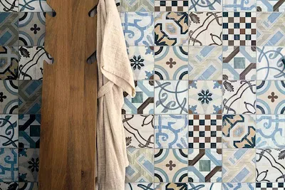 Fioranese Cementine Couleurs 20 | Décor imitation carrelage aspect béton , multicolore et avec différentes formes géométriques taille 20x20