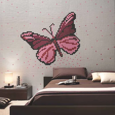 Ce.Si. Céramique | Mosaïque sur filet motif personnalisé en grès cérame 30x30 tesselle 2,5x2,5 représentant un papillon aux couleurs allant du rose au mauve