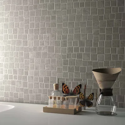 Provenza Bright Grey | Mosaïque sur filet Bright Grey Penta imitation pierre de couleur grise avec côtés irréguliers découpés au format irrégulier