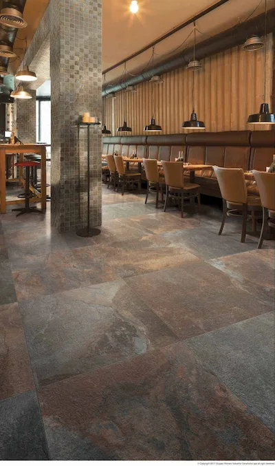 Cercom Multicolor | Carrelage imitation pierre Multicolor. Carrelage de couleur noire avec des nuances de couleur marron / rougeâtre 60x60 surface naturelle R10 pour l'intérieur