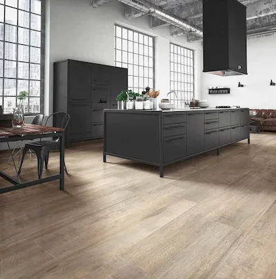 Serenissima Norway Land | Carrelage imitation bois beige avec des nuances allant du beige au gris clair / beige effet brossé taille 20x120 épaisseur 10mm