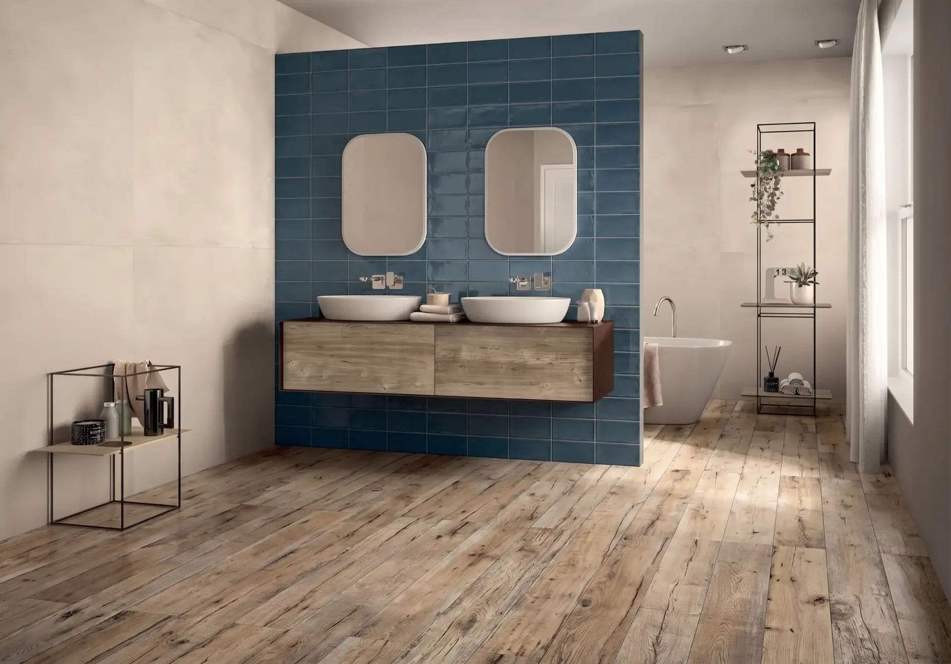 Salle de bain élégante avec carrelage bleu mural et sol en grès cérame effet bois