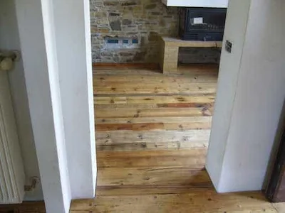 Parquet 3 strati spessore 15 mm in larice prima patina, larghezze e lunghezze miste, finitura cerata
