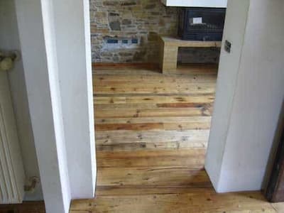 Parquet 3 strati spessore 15 mm in larice prima patina, larghezze e lunghezze miste, finitura cerata