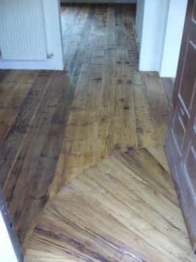 Parquet 3 strati spessore 15 mm in larice prima patina, larghezze e lunghezze miste, finitura cerata