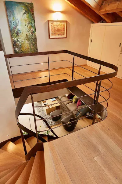 Parquet Rovere Sbiancato | Pavimento a 3 strati Rovere Sbiancato spessore 15mm larghezze e lunghezze miste utilizzato anche per la scala